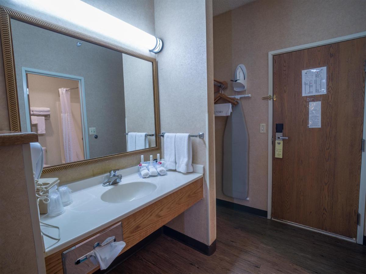 Miles City Hotel Εξωτερικό φωτογραφία